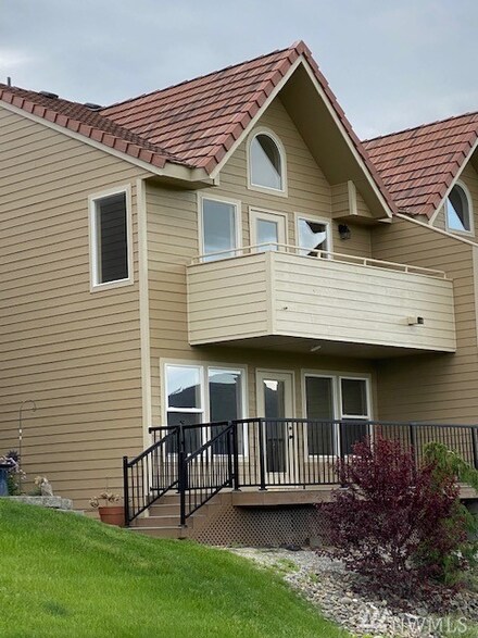 97 Red Hawk Dr, Orondo, WA 98843