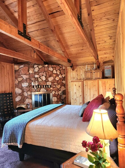 130 E Rim Rd, Duck Creek Village, UT 84762