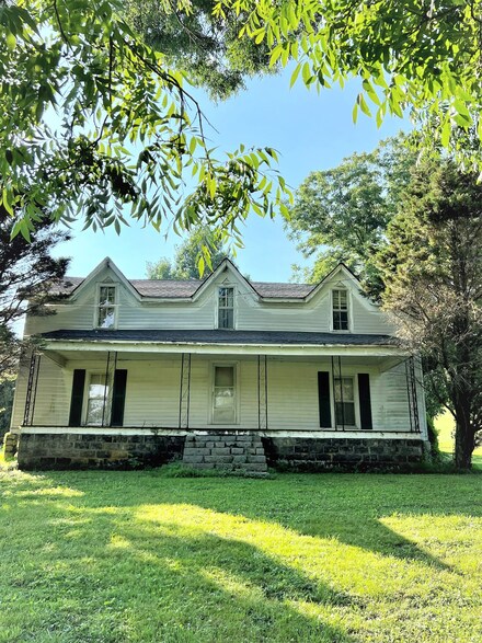 2943 Spring Place Rd, Belfast, TN 37019