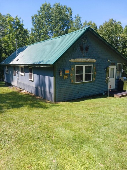 166 Hancock Pond Rd, New Portland, ME 04961