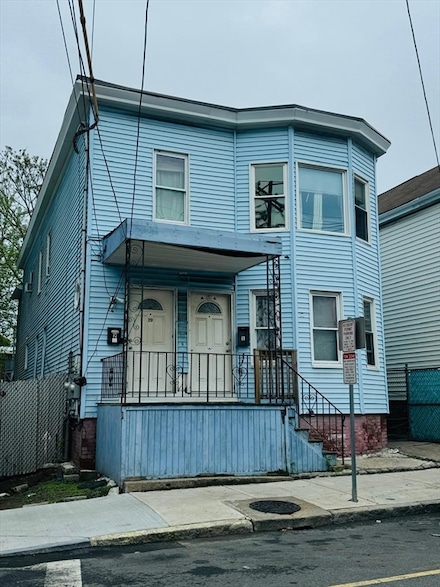 19 6th St, Chelsea, MA 02150