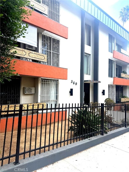 360 S Kenmore Ave Unit 302, Los Angeles, CA 90020