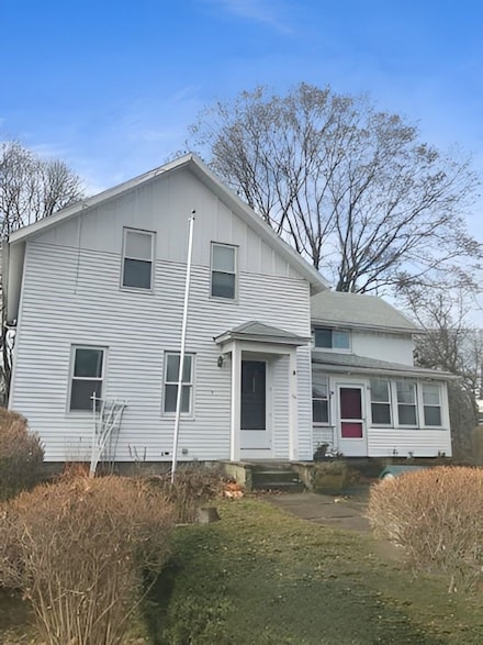 66 Railroad St, Wakefield, RI 02879