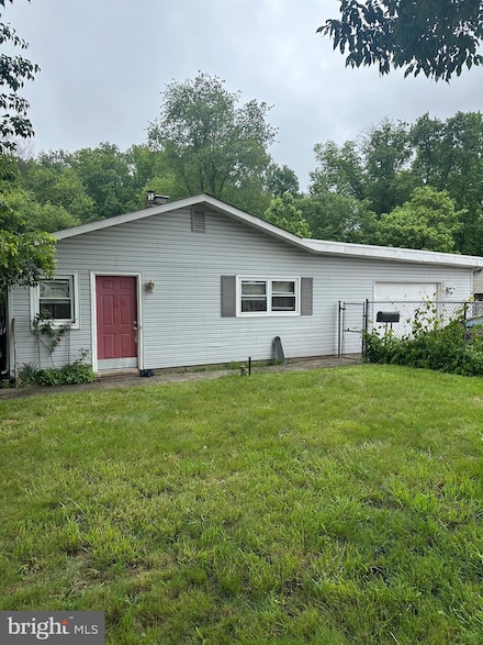 46 Yellowood Dr, Levittown, PA 19057