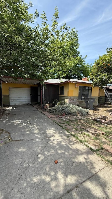2452 S Holloway Ave, Fresno, CA 93725