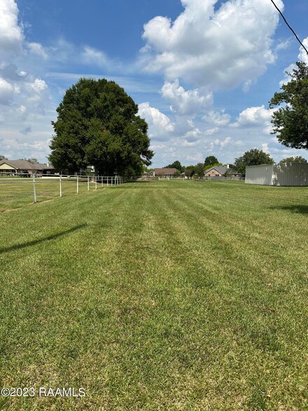 112 Hulin Rd, Broussard, LA 70518
