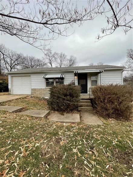 1320 E 84th St, Kansas City, MO 64131
