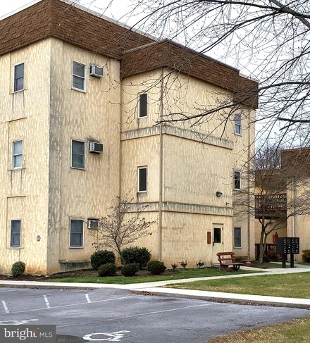 258 W 2nd St, Waynesboro, PA 17268