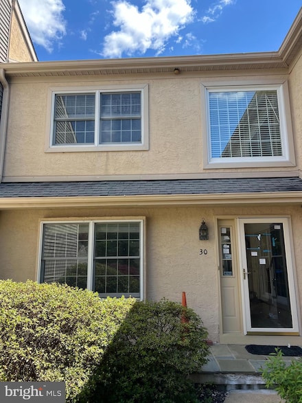 30 Wingstone Ln, Devon, PA 19333