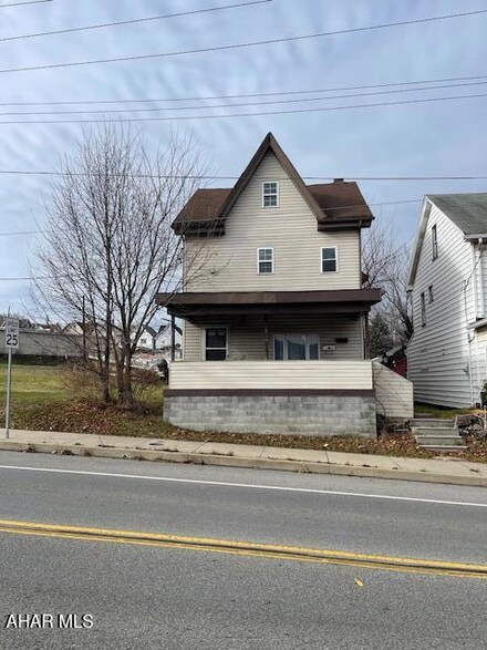 815 N 4th Ave, Altoona, PA 16601