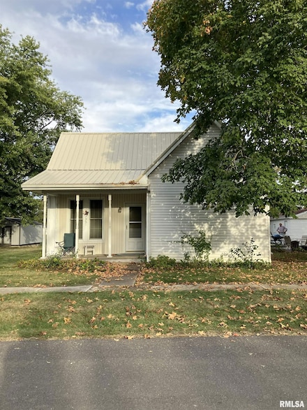 335 S Harrison St, Blandinsville, IL 61420