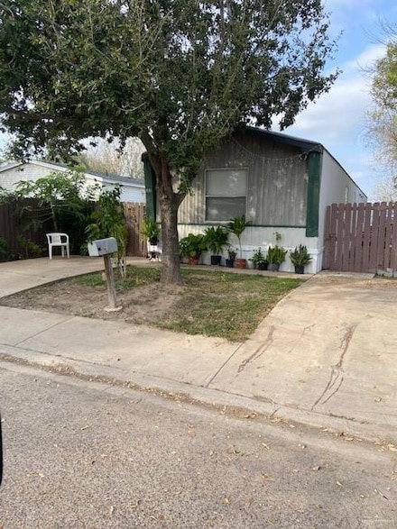 312 E Pino St, San Juan, TX 78589