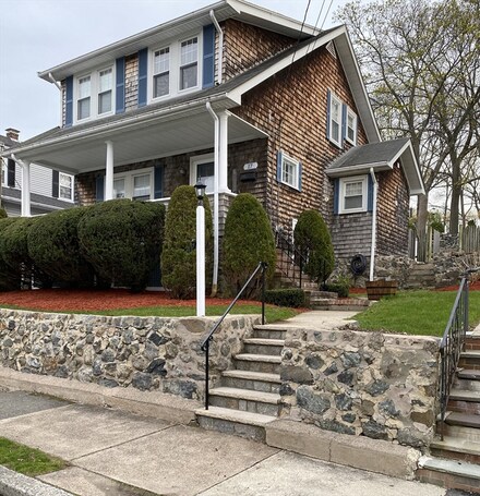 17 Warwick St, Lynn, MA 01904