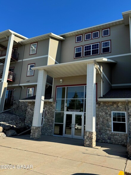 4600 S Washington St Unit 208, Grand Forks, ND 58201