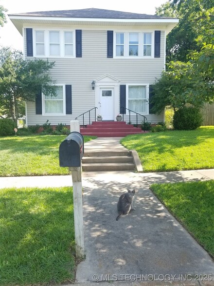 422 W Liveoak St, Durant, OK 74701