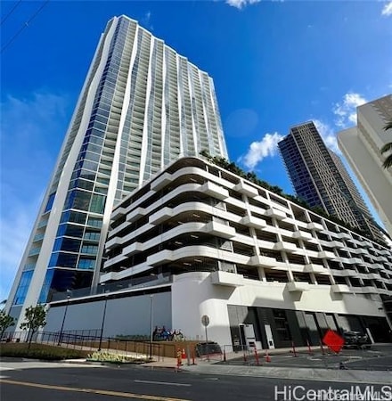 1000 Auahi St Unit 433, Honolulu, HI 96814
