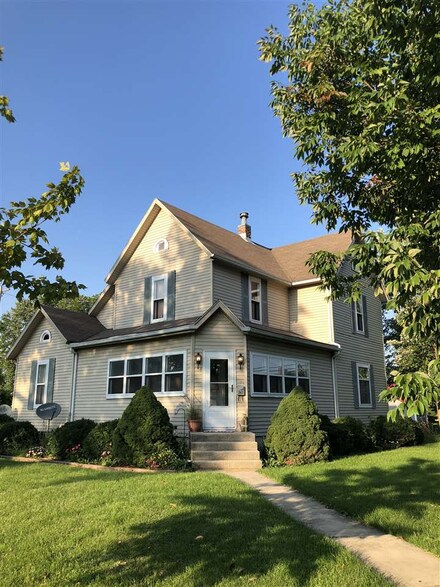 365 Clark St, Berne, IN 46711