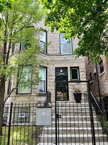 4918 S Saint Lawrence Ave Unit 3, Chicago, IL 60615