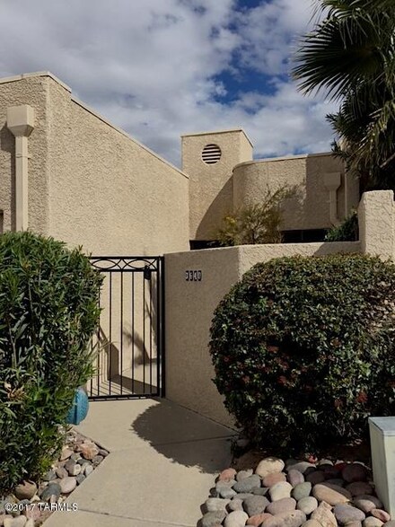 3640 N Forgeus Ave, Tucson, AZ 85716