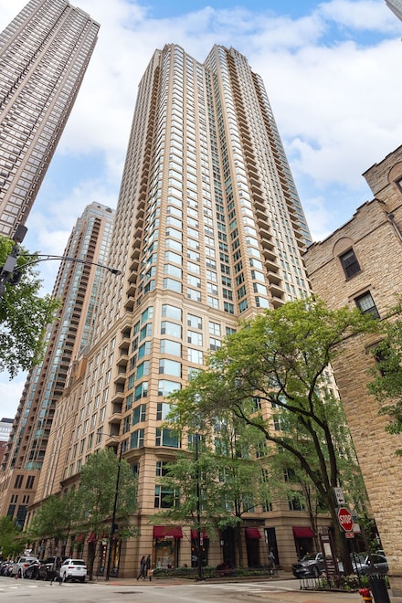 25 E Superior St Unit 2805, Chicago, IL 60611