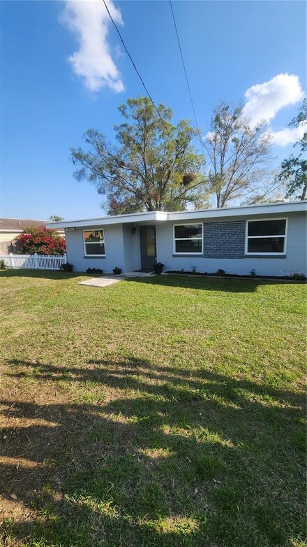38948 South Ave, Zephyrhills, FL 33542