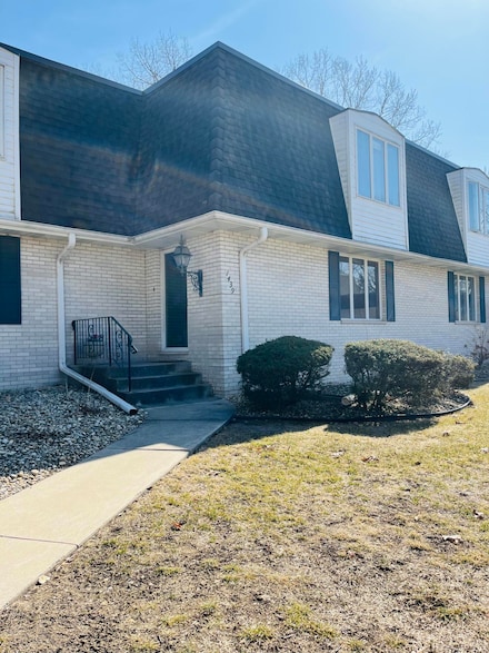 1439 Elm Ct, Schererville, IN 46375