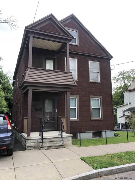1014 Strong St, Schenectady, NY 12307