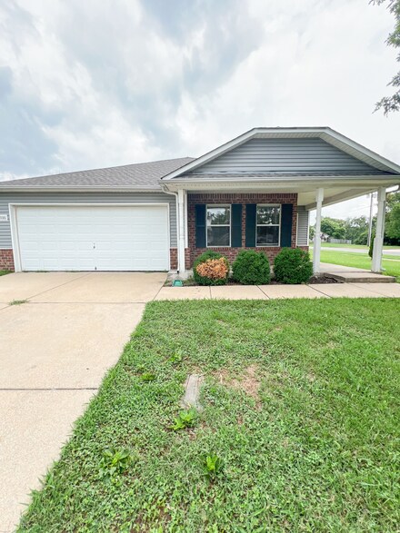 2135 Carlton Ln, Thompsons Station, TN 37179