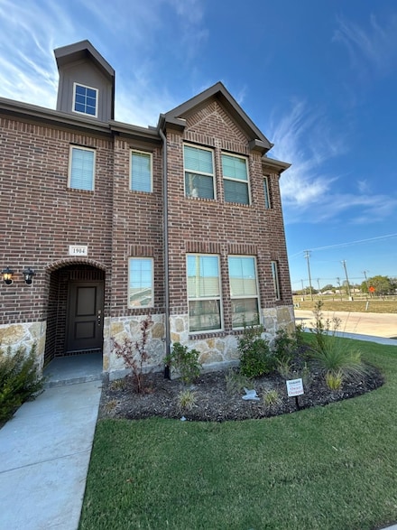 1904 Hellams Ln, Royse City, TX 75189