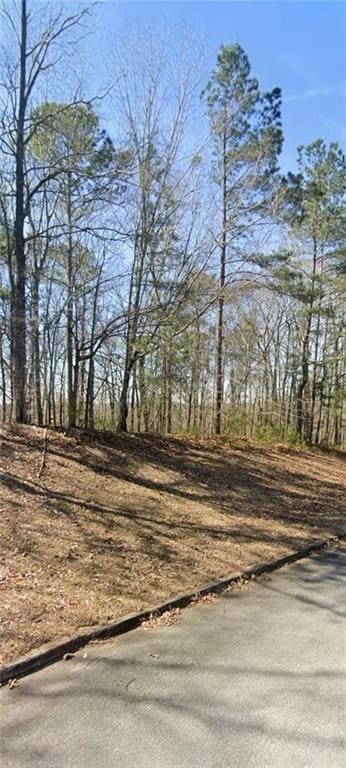 205 Long Cove Dr, La Grange, GA 30240