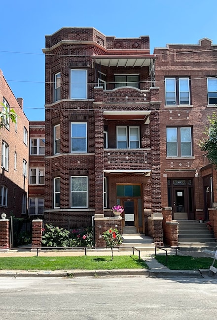 919 N Leavitt St Unit 2F, Chicago, IL 60622