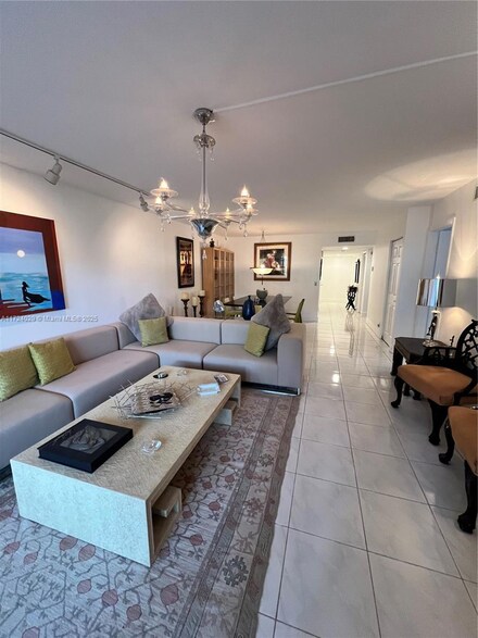 408 Lakeview Dr Unit 102, Weston, FL 33326