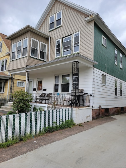111 Spring St, West Haven, CT 06516