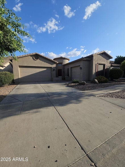 2029 E Pedro Rd, Phoenix, AZ 85042