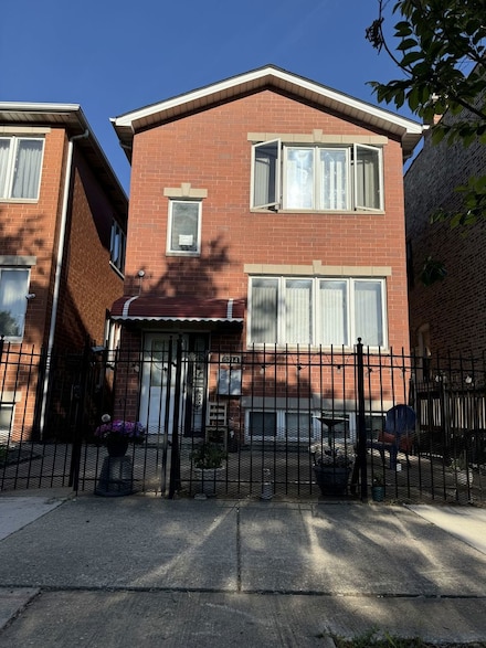 3714 S Hermitage Ave, Chicago, IL 60609