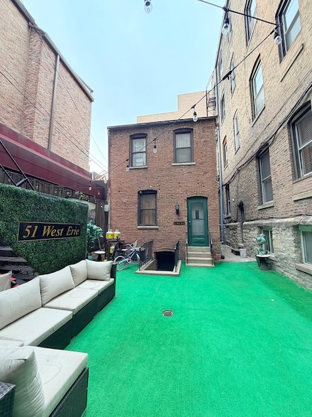 642 N Dearborn St Unit CH, Chicago, IL 60654