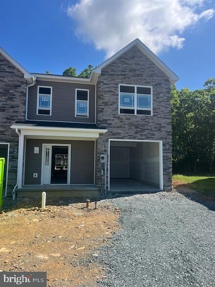 432 Frick Ave, Waynesboro, PA 17268