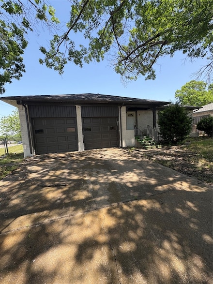 2306 Greenland Dr, Dallas, TX 75228
