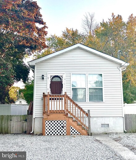 18 New Jersey Ave, Villas, NJ 08251
