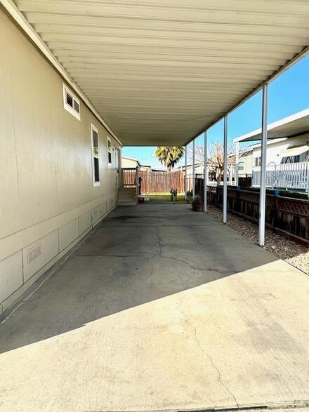 2575 S Willow Ave Unit 156, Fresno, CA 93725