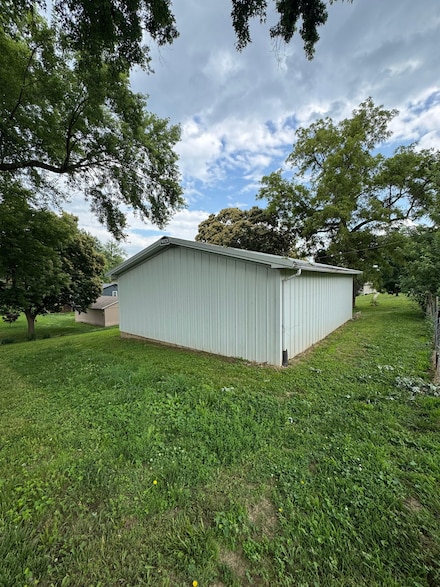 308 E Davis St, Mound City, MO 64470