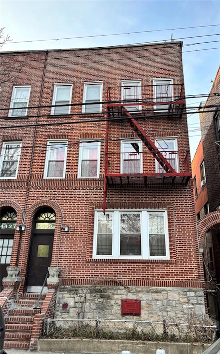 4439 Carpenter Ave, Bronx, NY 10470