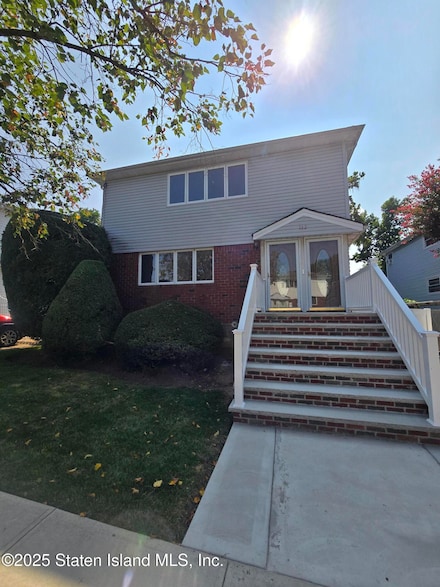 162 Holly Ave, Staten Island, NY 10308