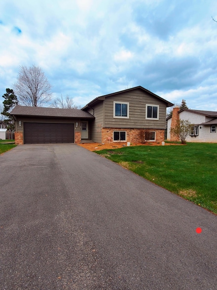 3018 81st Cir N, Brooklyn Park, MN 55444