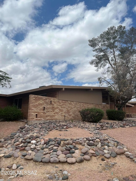 8742 E Vicksburg St, Tucson, AZ 85710