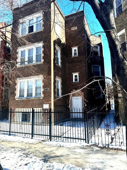 7741 S Yates Blvd Unit 2, Chicago, IL 60649