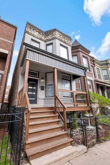 3611 S Calumet Ave, Chicago, IL 60653