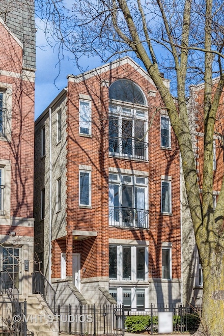 3312 N Damen Ave Unit 2, Chicago, IL 60618