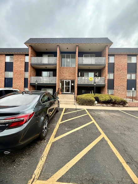 3245 Saric Ct Unit 1H, Highland, IN 46322