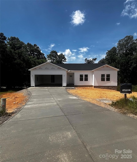 3137 Riber Ln, Claremont, NC 28610